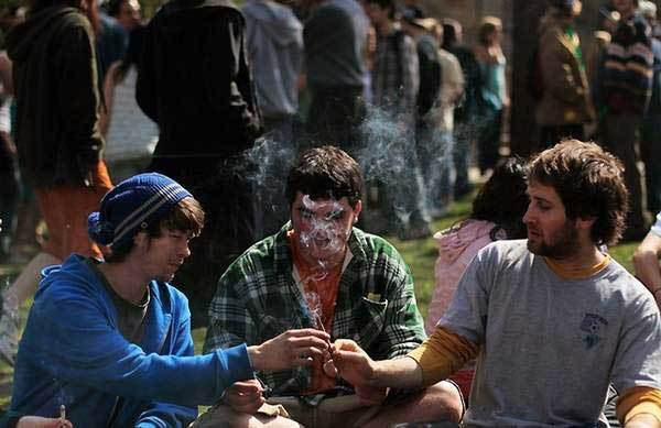 美国青少年吸食大麻